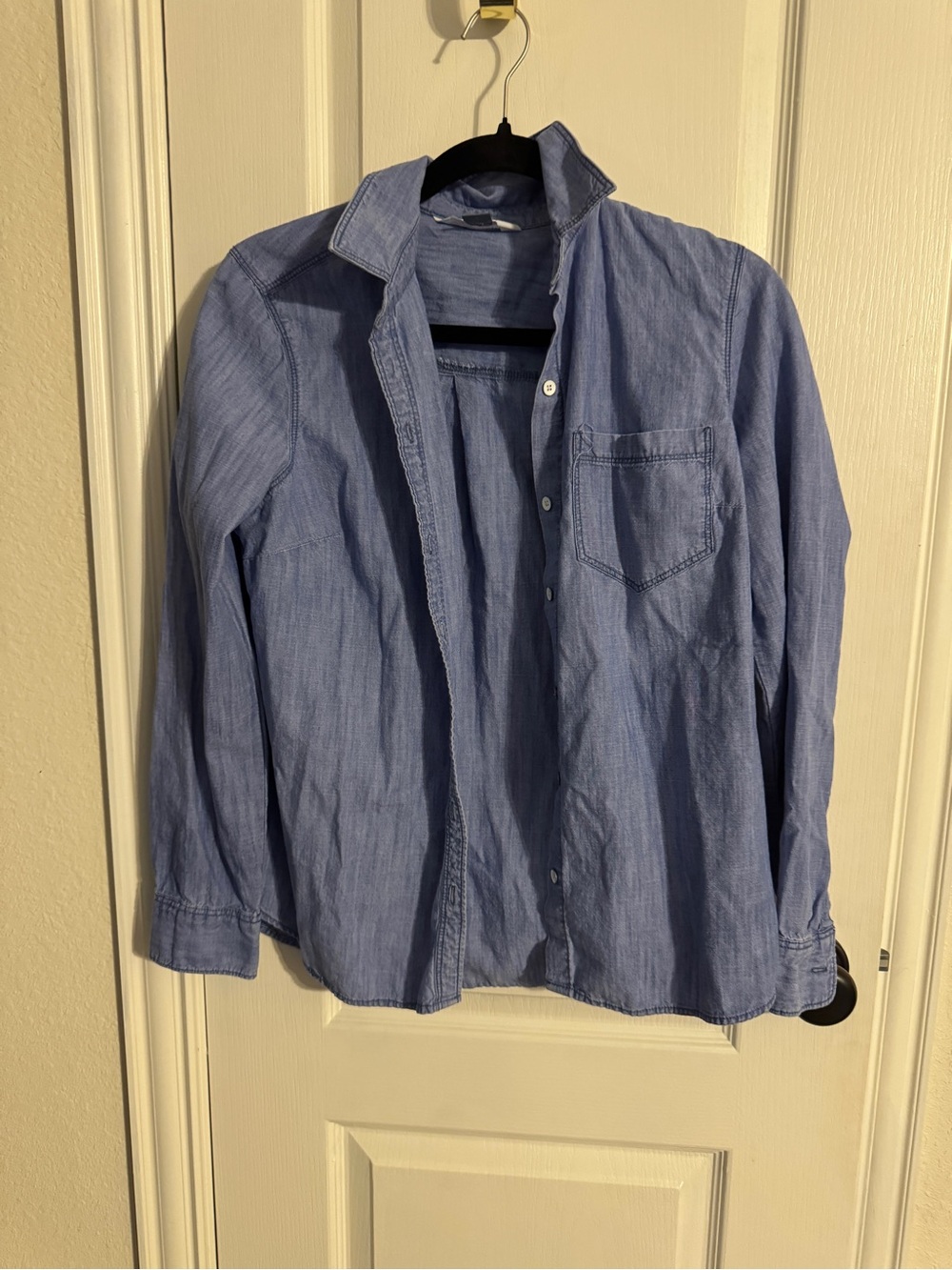 Old Navy Light Blue Button-Down Shirt